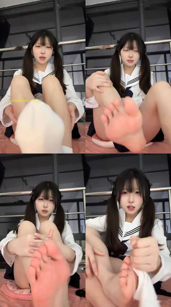 【极品幼斯酱葱】足交羞辱红绿灯