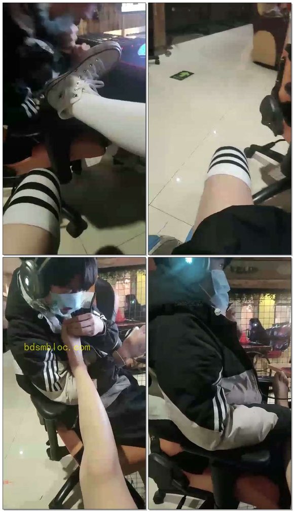 【00小主s】网吧调教开发素人，帆布鞋长筒棉袜