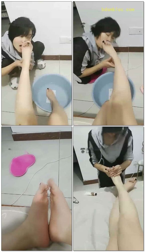 【冰女王】女奴给本主的脚做保养