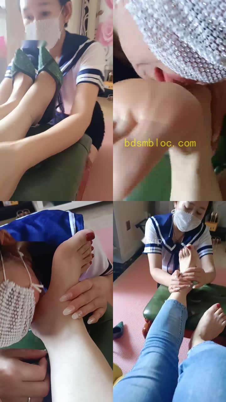 【灵犀】母畜下跪伺候-舔jio
